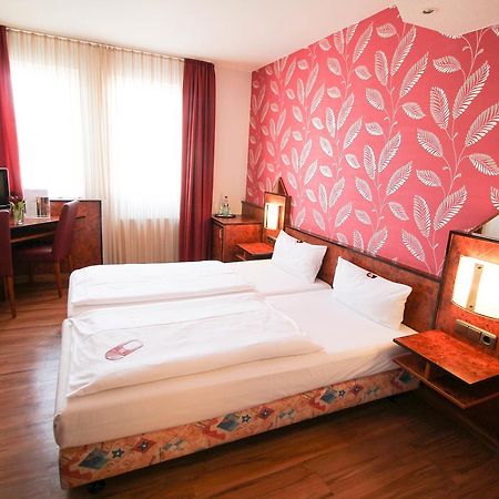 Hotel Miramar Am Romer Франкфурт на Майн Екстериор снимка