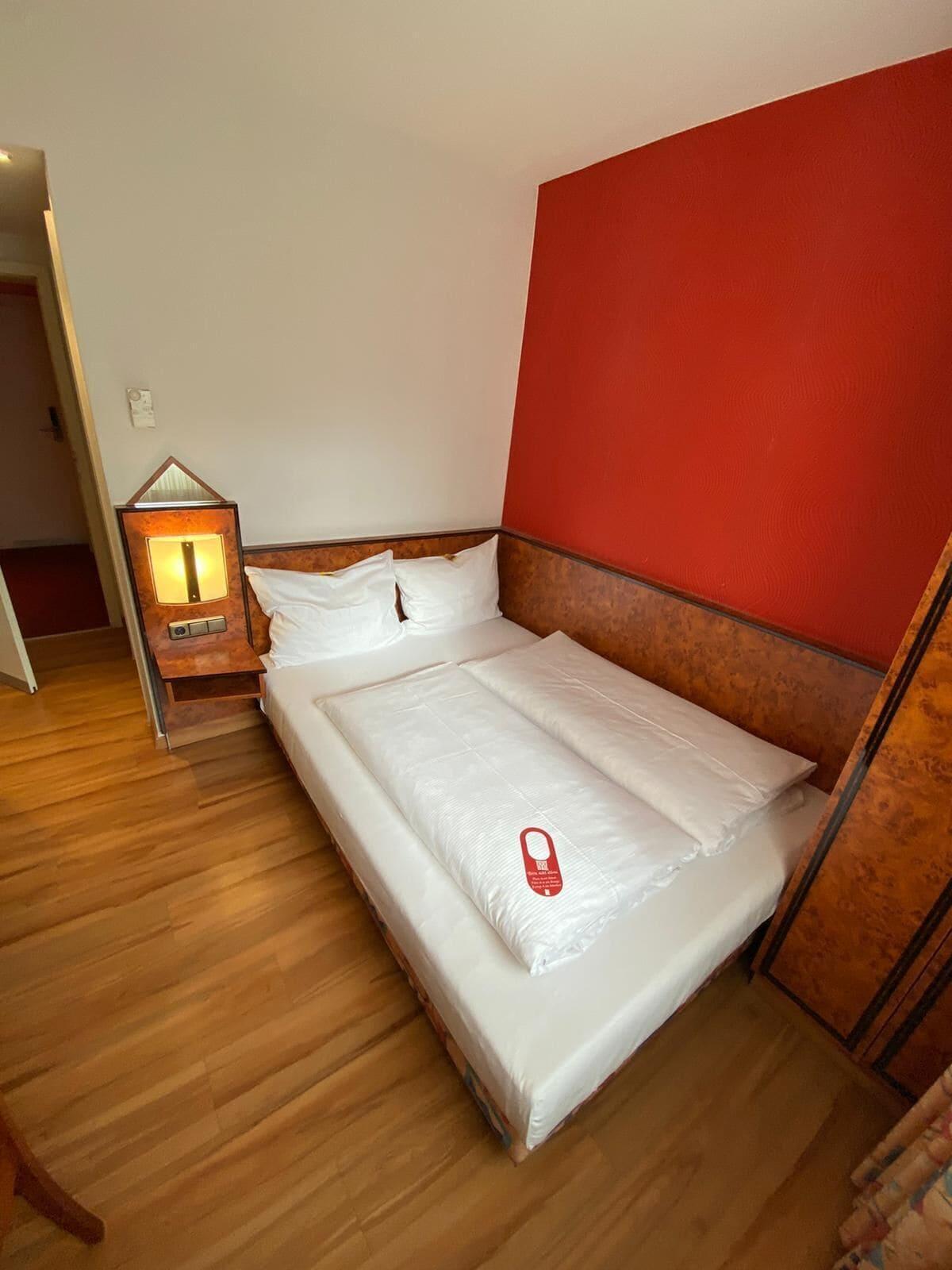 Hotel Miramar Am Roemer Франкфурт на Майн Екстериор снимка