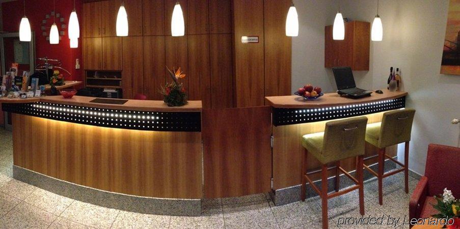Hotel Miramar Am Roemer Франкфурт на Майн Екстериор снимка