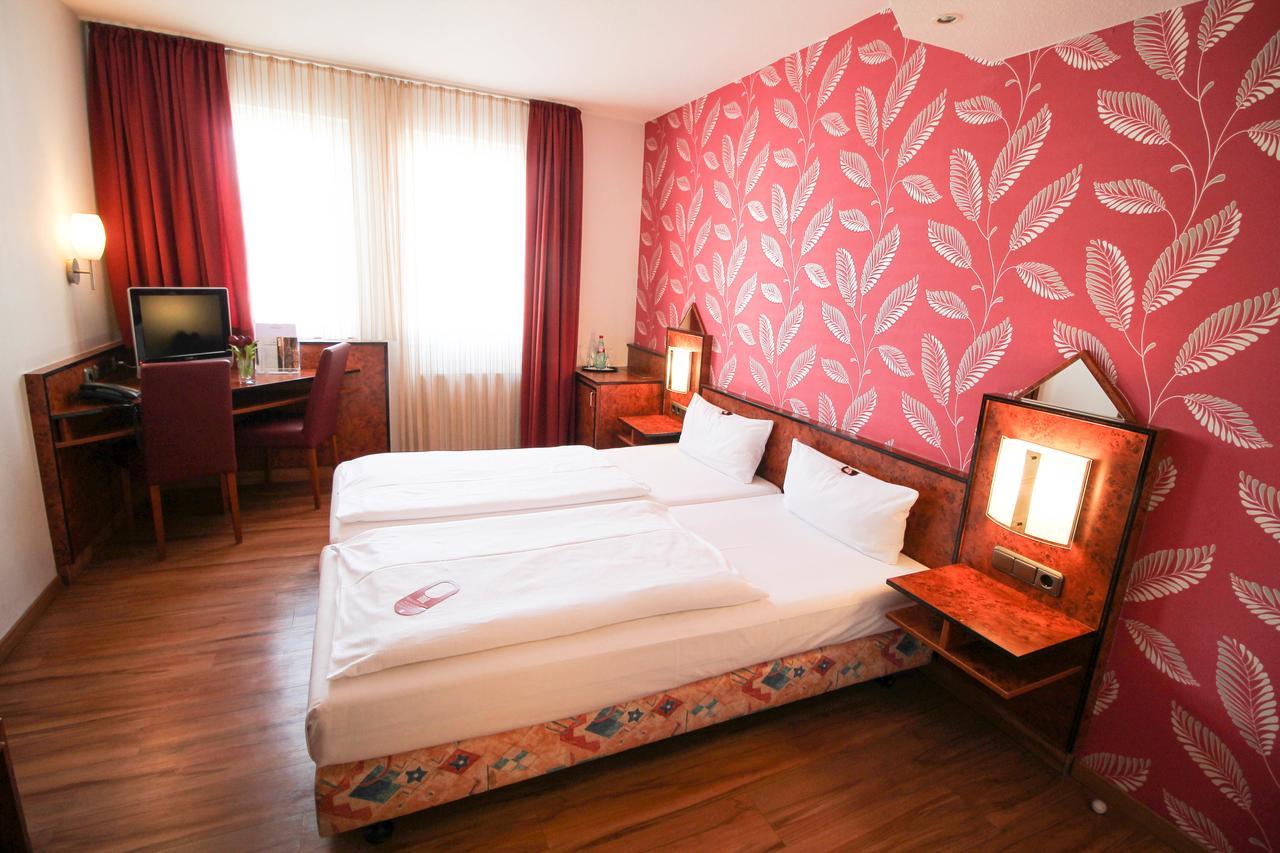 Hotel Miramar Am Roemer Франкфурт на Майн Екстериор снимка