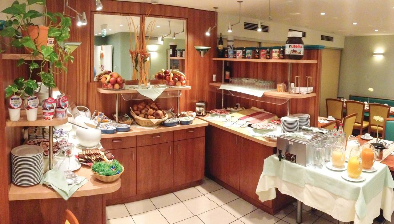 Hotel Miramar Am Roemer Франкфурт на Майн Екстериор снимка